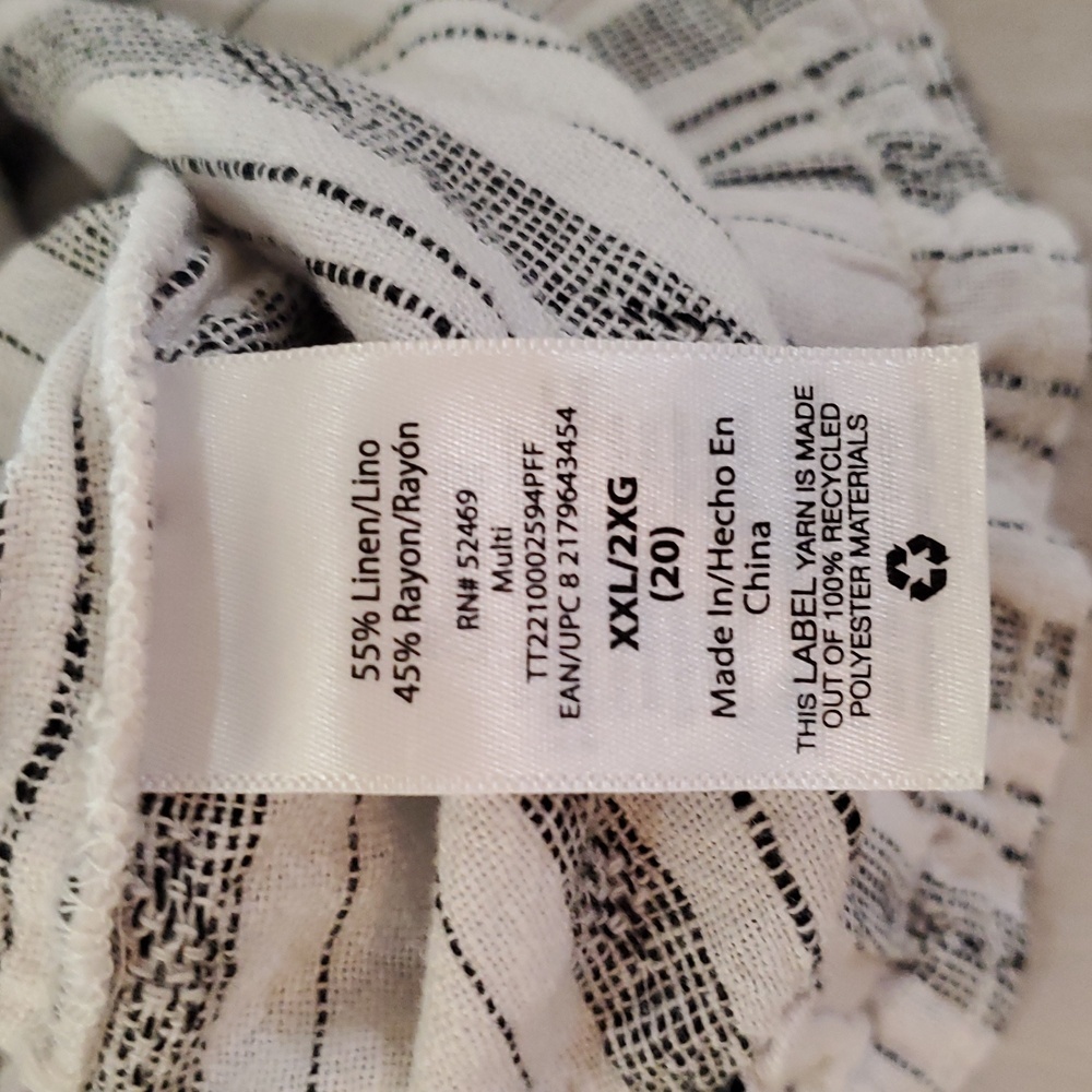 NWT Time and Tru Striped White/Black Gray Women's Shorts sz xxl - Picture 3 of 4
